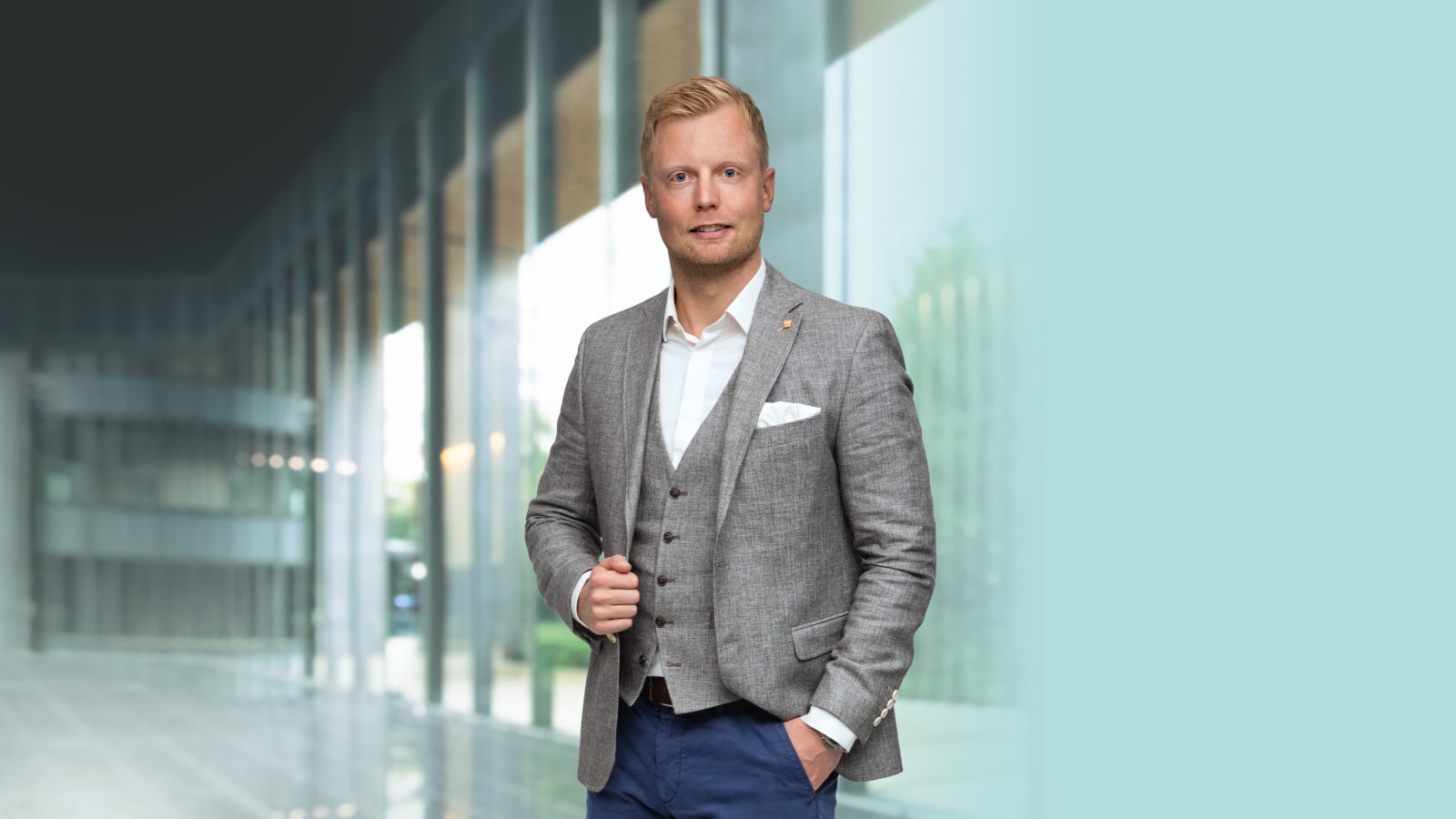 Niko Gerken, Spezialist für Sportwagen- und Exotenversicherungen